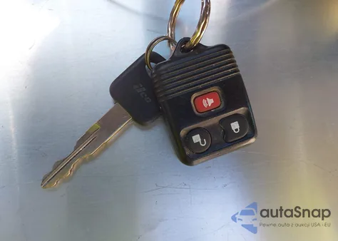 2001 Ford E-150 Recreational z USA, uszkodzony, nr VIN 1FDRE14W21HA61152